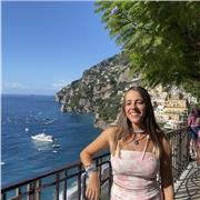 Estudiante del último año de Educación Primaria, especializada en Pedagogía Terapeútica. Media de 9,3 en la uni y 10 en bachiller.